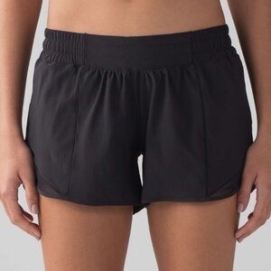 Lululemon Hotty Hot Low Rise Short II *Long 4” in Black